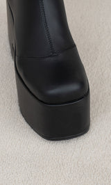 サイズ：M　カラー：BLK