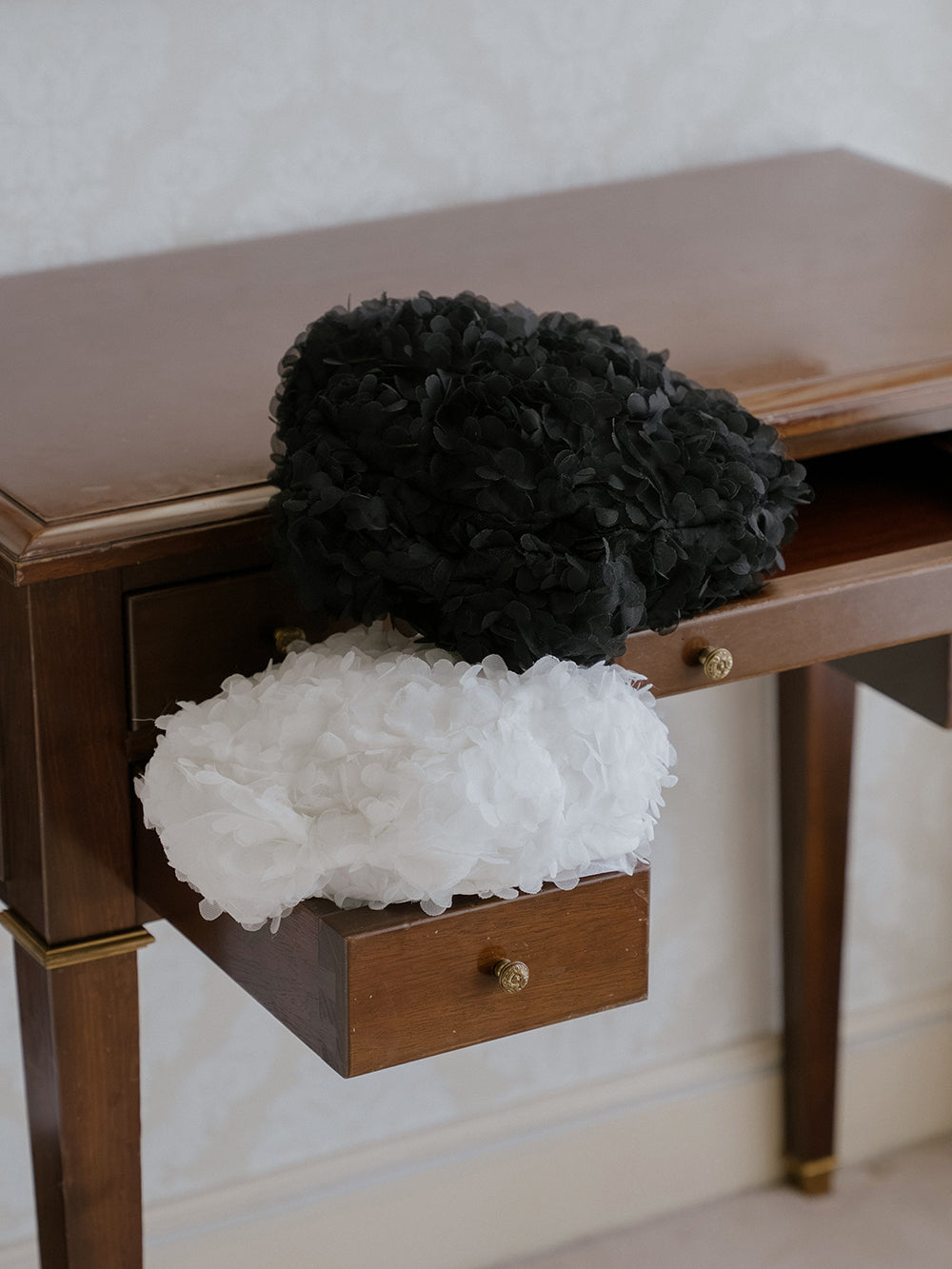 サイズ：FREE　カラー：WHT/BLK