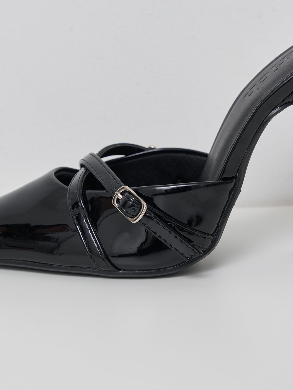 サイズ：L　カラー：BLK