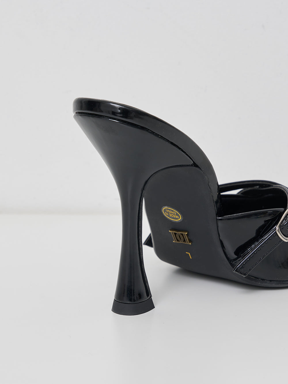 サイズ：L　カラー：BLK