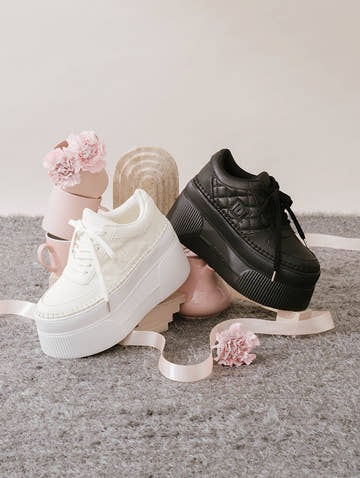 サイズ：M　カラー：WHT/BLK
