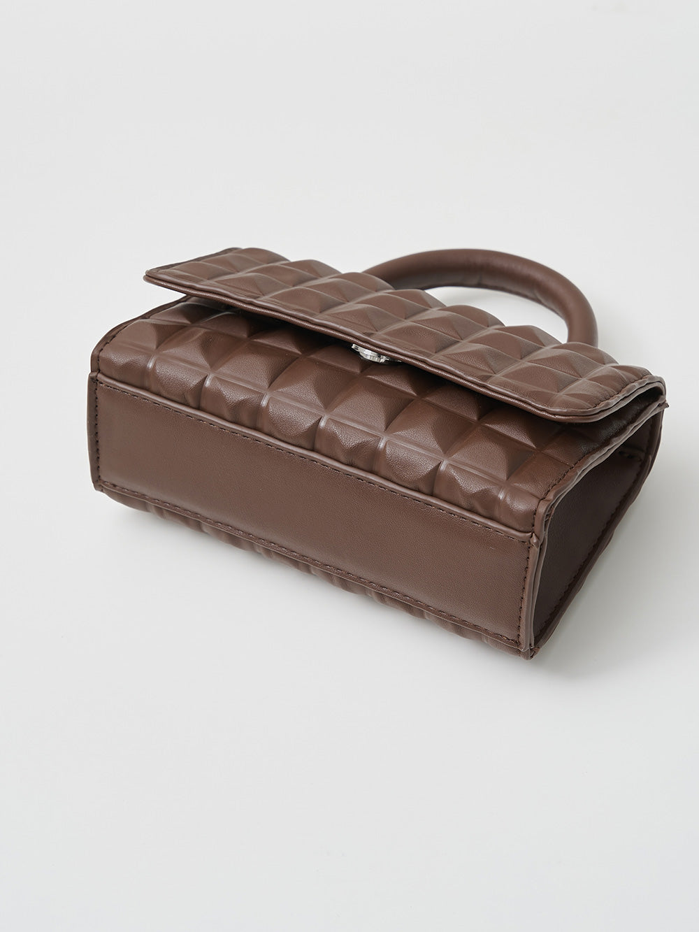 サイズ：FREE　カラー：BRN