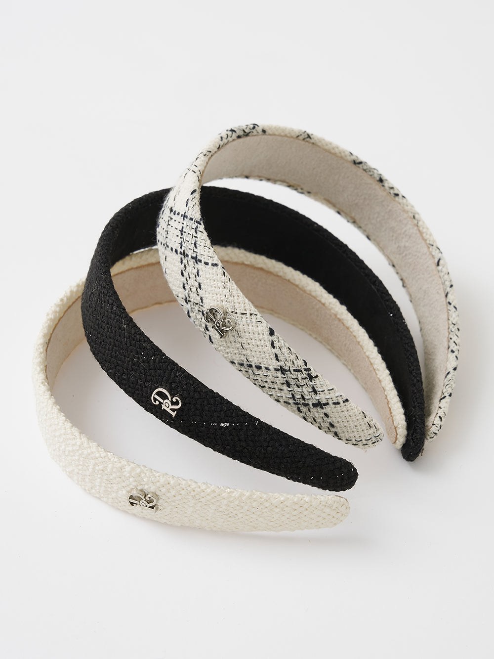 サイズ：FREE　カラー：IVO/BLK/MIX