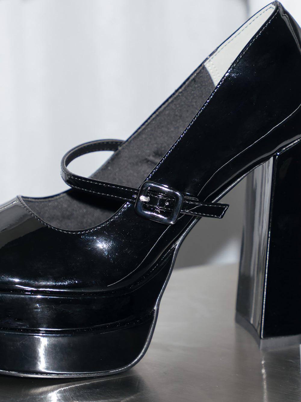 サイズ：L　カラー：BLK