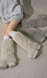 サイズ：M　カラー：IVO/GRY