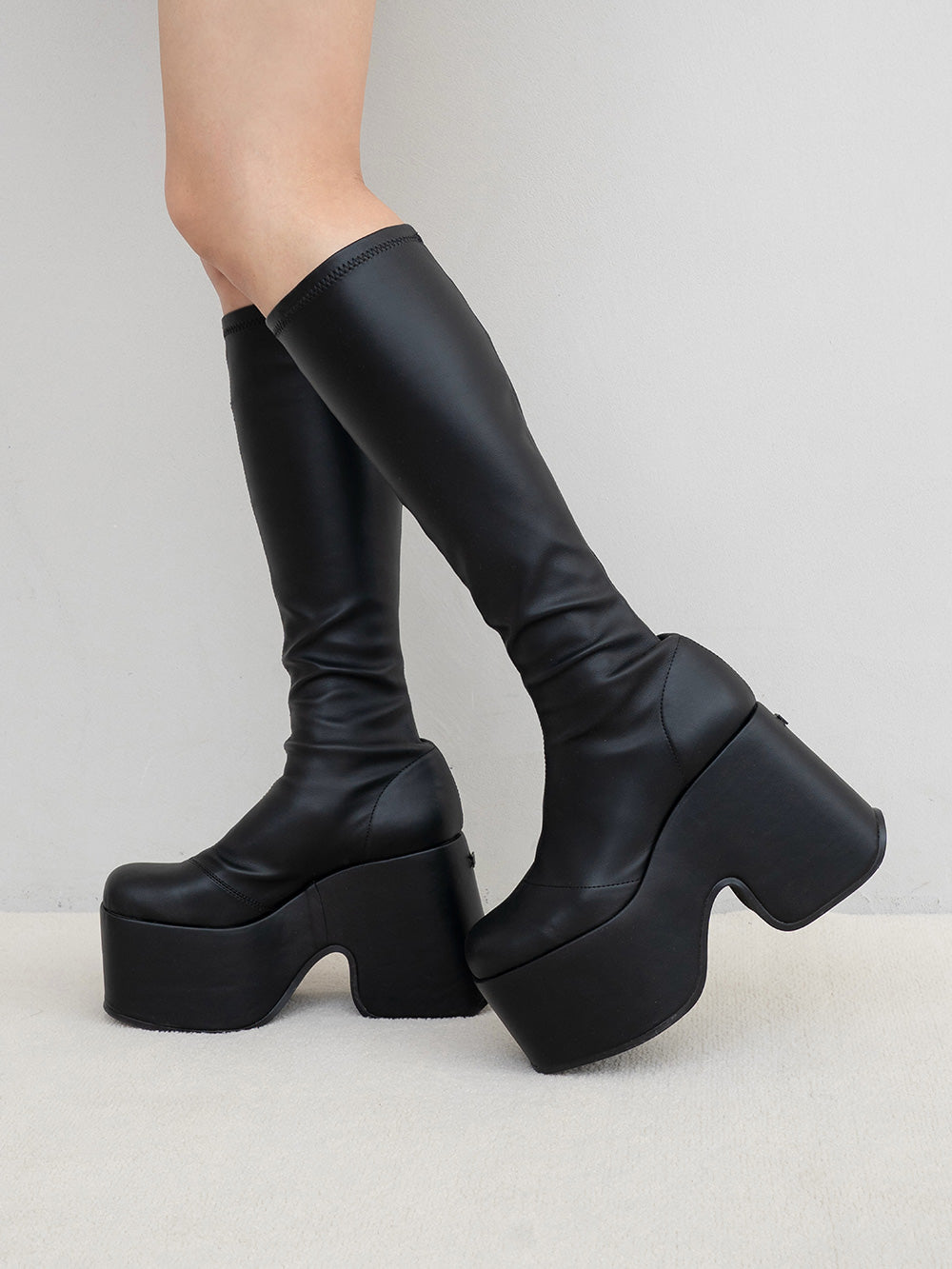 サイズ：M　カラー：BLK