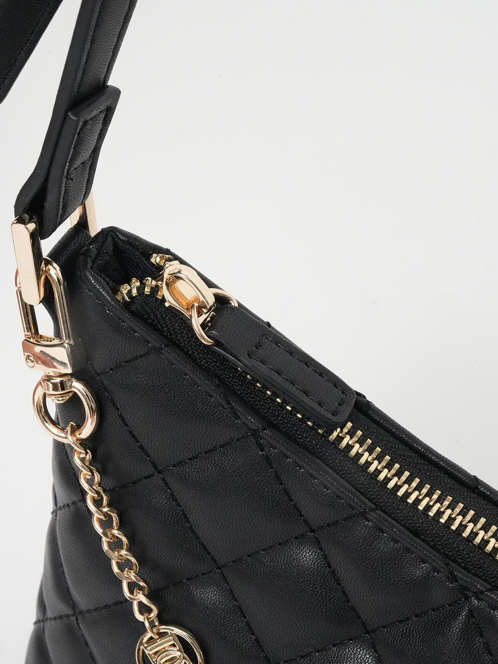 サイズ：FREE　カラー：BLK