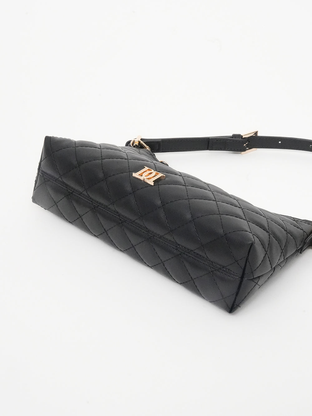 サイズ：FREE　カラー：BLK