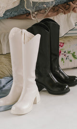 サイズ：M　カラー：WHT/BLK