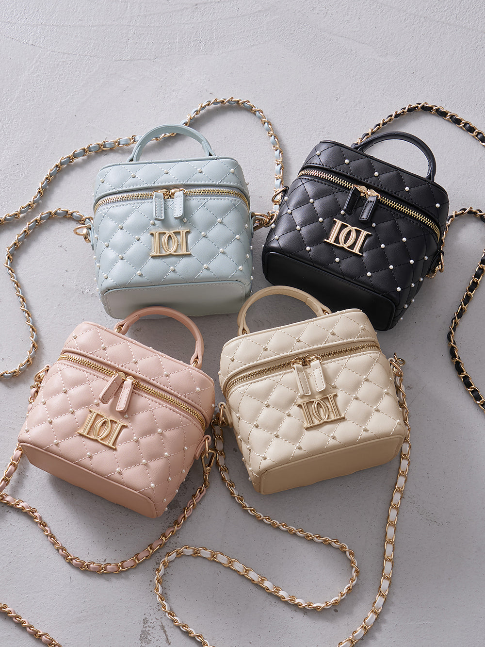 ✨ほぼ未使用✨DDキルティングハンドルバッグ　ブラック　ショッパー付き FREE STYLISTS ショルダーバッグ バッグ Y2K ダブルポケット