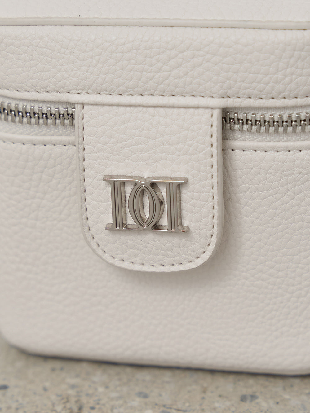 【novelty】Caviar Skin Leather Small Pouch