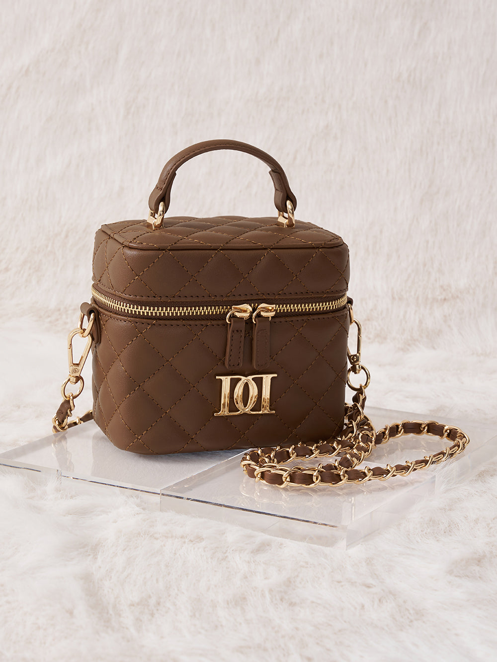 予約商品】【ゴールドパーツ】キルティングスクエアミニバッグ