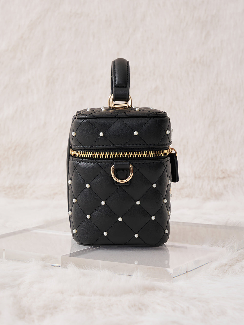 ♡ darich ダーリッチ キルティングパールスクエアミニバッグ ブラック ♡ ダーリッチ キルティングパールスクエアミニバッグ ブラック Darich