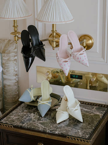 サイズ：M　カラー：WHT/PNK/BLU/BLK