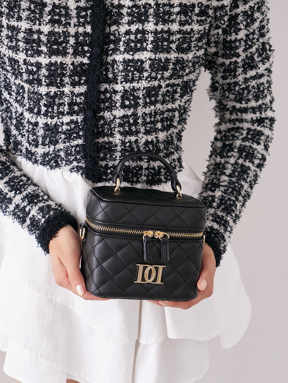 予約商品】【ゴールドパーツ】キルティングスクエアミニバッグ