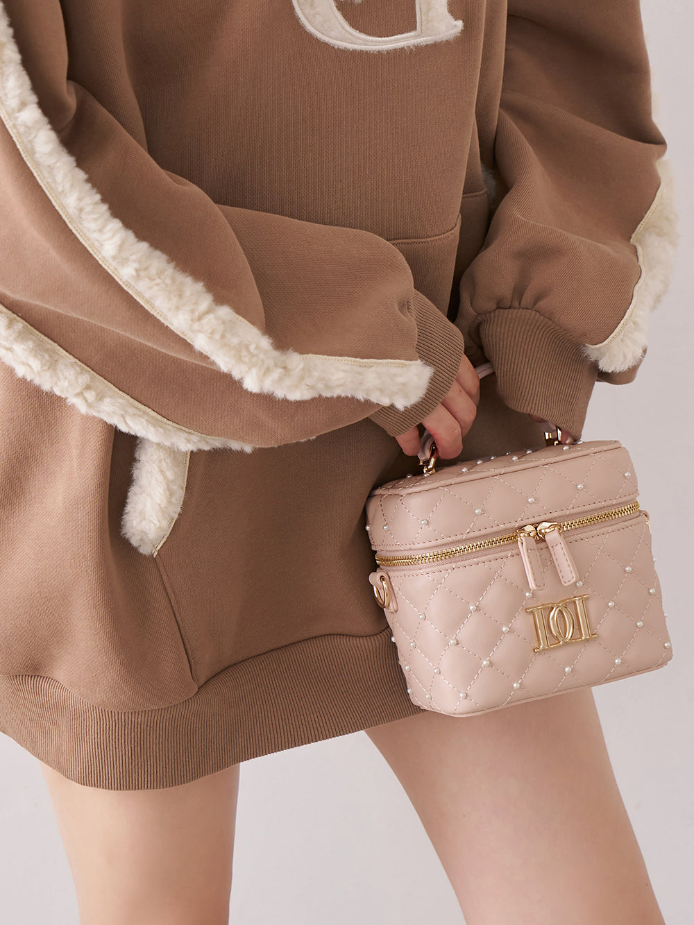 Darich 【ゴールドパーツ】キルティングパールスクエアミニバッグ PNK 予約商品】【ゴールドパーツ】キルティングパールスクエアミニバッグ