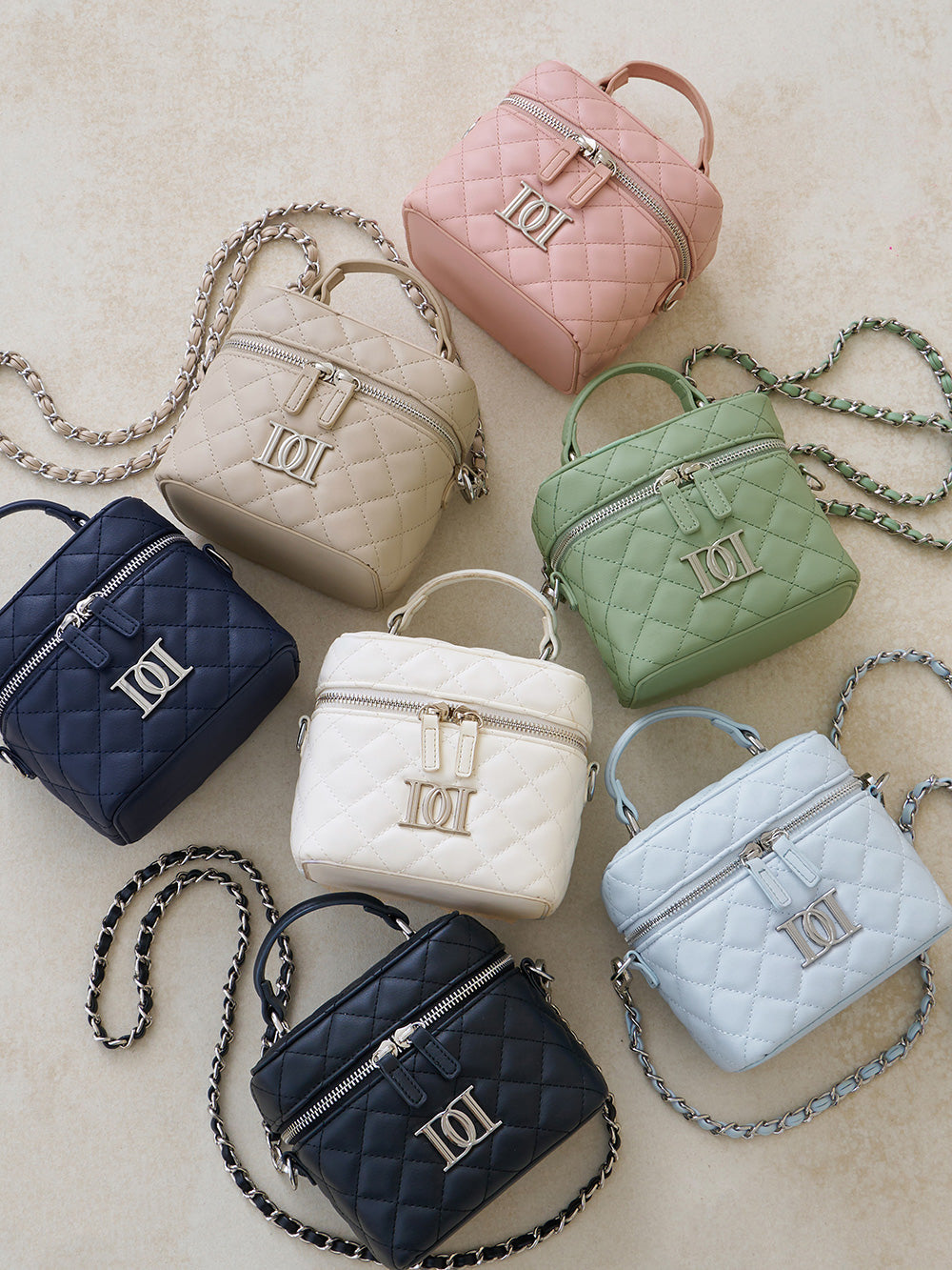 ダーリッチ　キルティングパールスクエアミニバッグ Darich キルティングパールスクエアミニバッグ darich