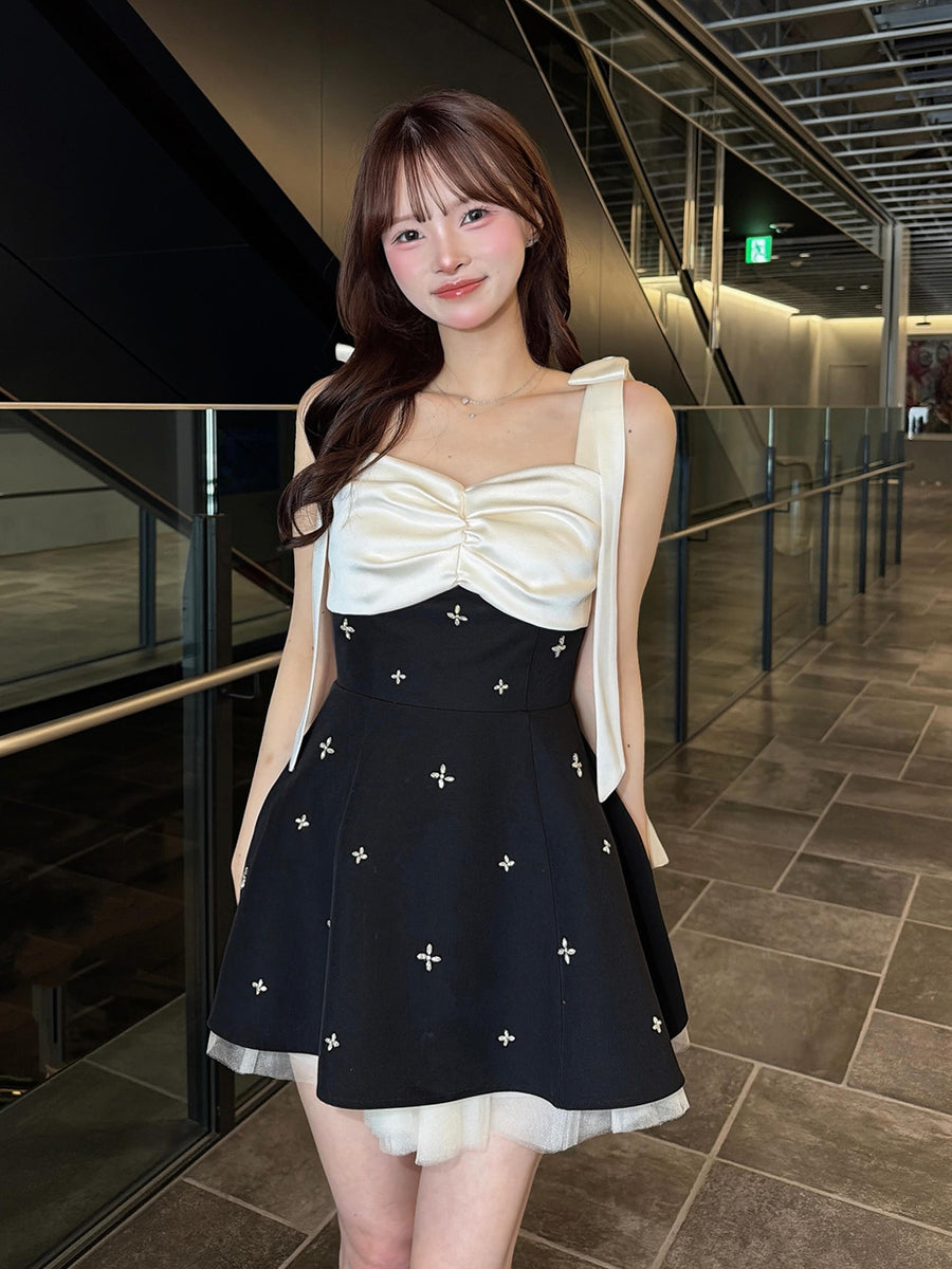 モデル：153cm（着用サイズ：FREE　着用カラー：BLK）
