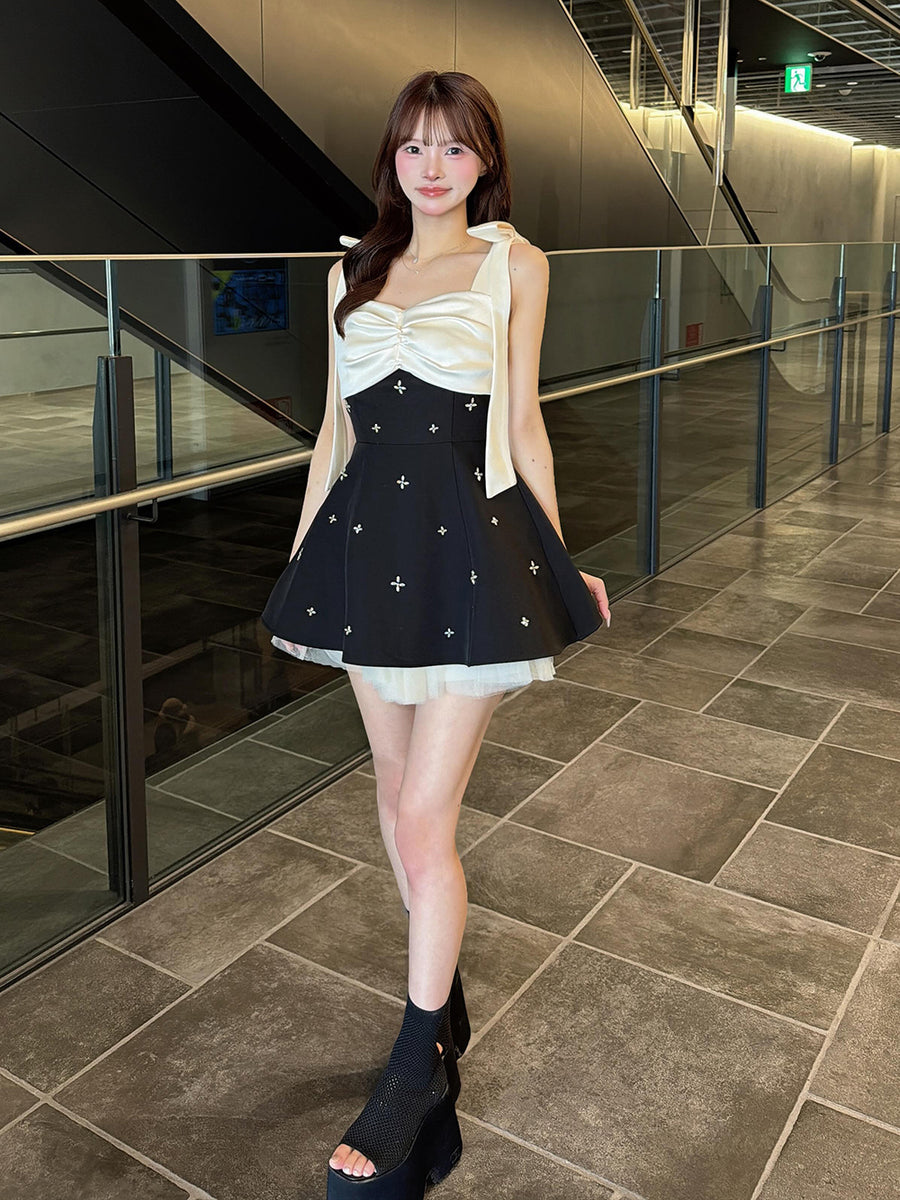 モデル：153cm（着用サイズ：FREE　着用カラー：BLK）