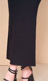 モデル：160cm（着用サイズ：FREE　着用カラー：BLK）