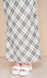 モデル：160cm（着用サイズ：FREE　着用カラー：IVO）