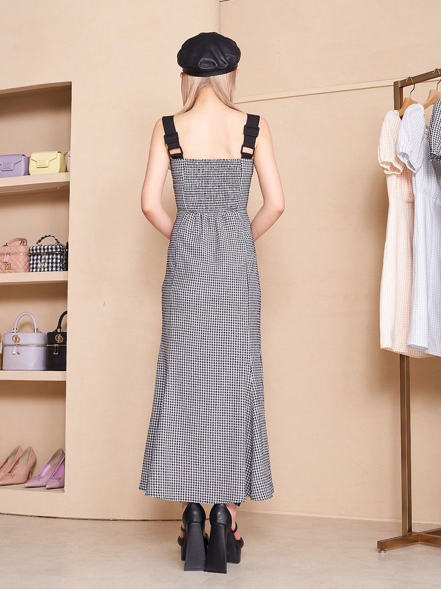 モデル：160cm（着用サイズ：FREE　着用カラー：BLK）