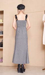 モデル：160cm（着用サイズ：FREE　着用カラー：BLK）