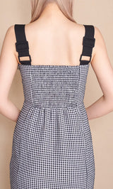 モデル：160cm（着用サイズ：FREE　着用カラー：BLK）