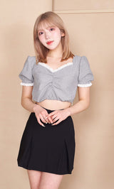 モデル：160cm（着用サイズ：FREE　着用カラー：BLK）