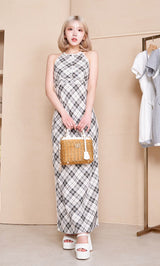 モデル：160cm（着用サイズ：FREE　着用カラー：IVO）