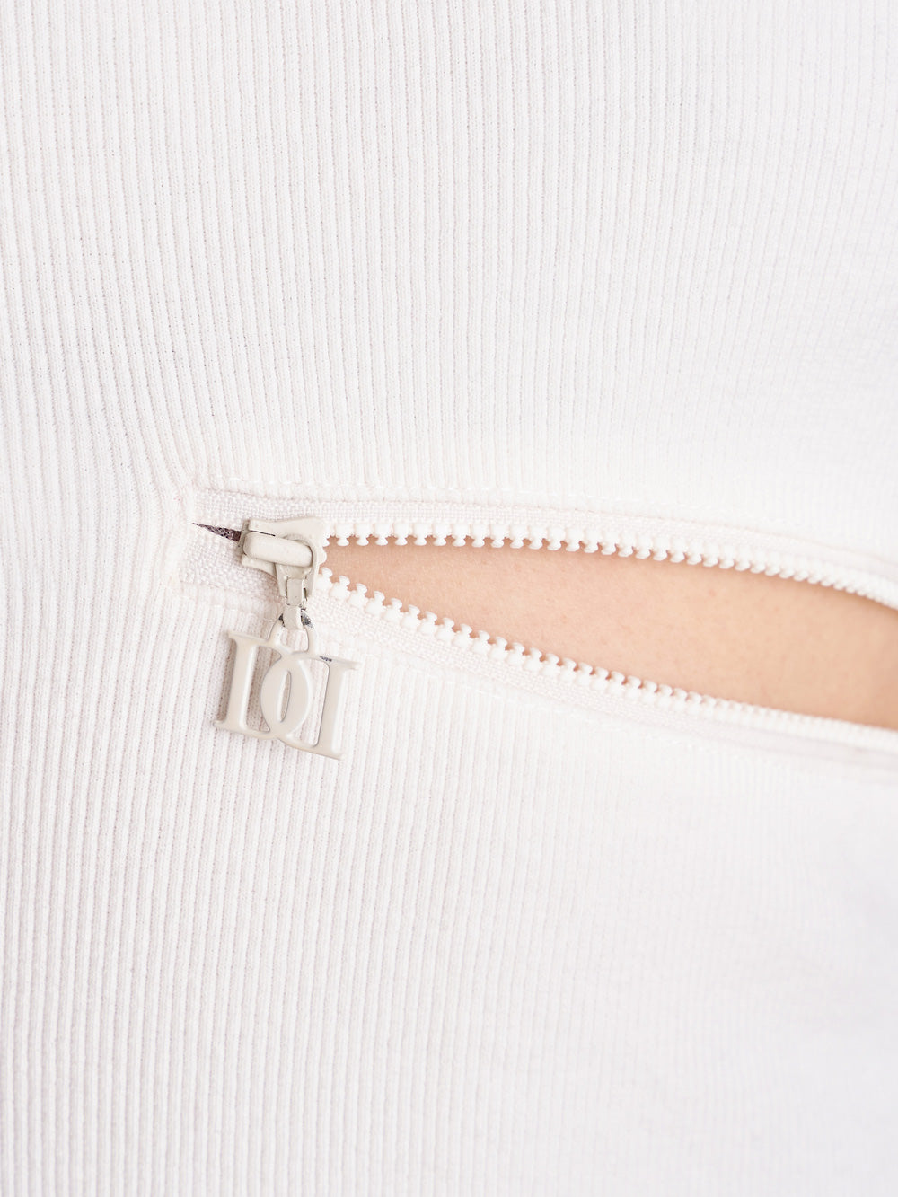 ポイントオープンロングニットワンピース