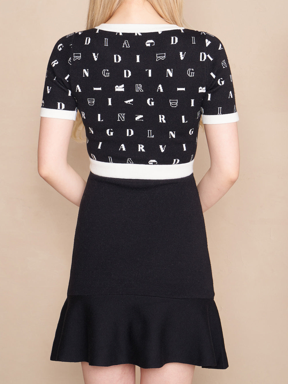 ランダムロゴフレアミニワンピース – Darich (ダーリッチ)