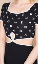 モデル：160cm（着用サイズ：FREE　着用カラー：BLK）