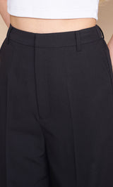 モデル：160cm（着用サイズ：FREE　着用カラー：BLK）