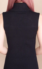モデル：160cm（着用サイズ：FREE　着用カラー：BLK）