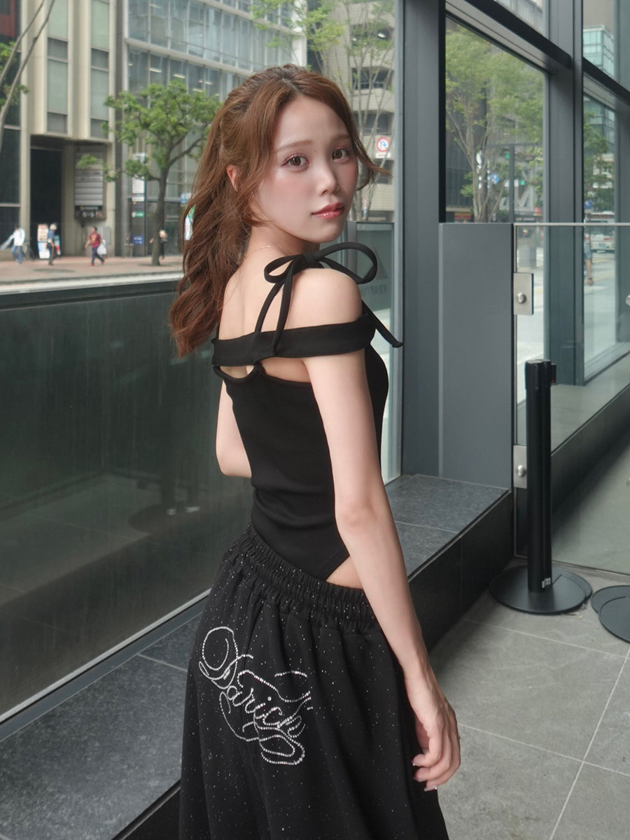 モデル：155cm（着用サイズ：FREE　着用カラー：BLK）