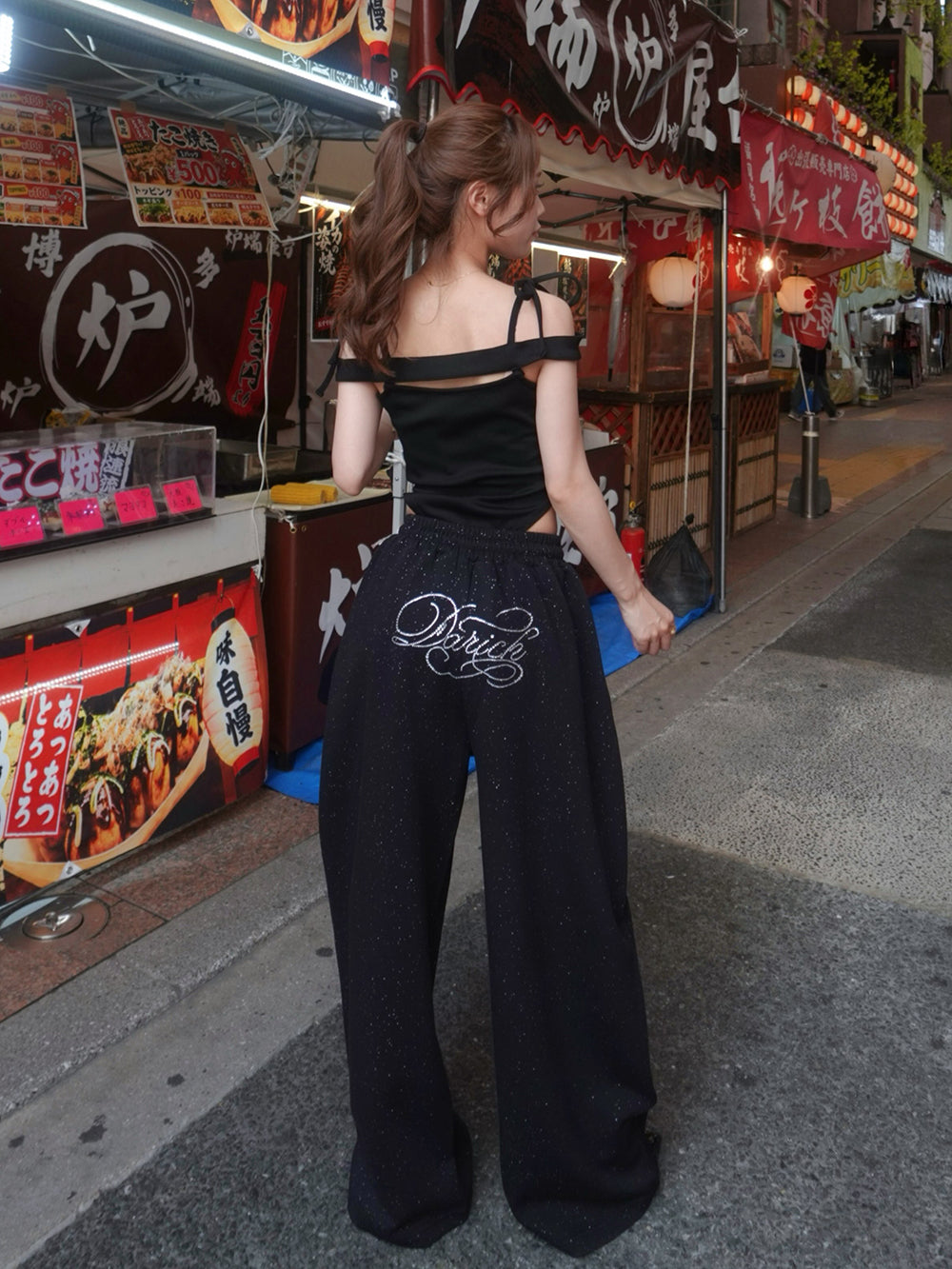 モデル：155cm（着用サイズ：FREE　着用カラー：BLK）