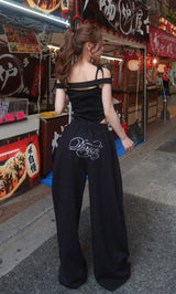 モデル：155cm（着用サイズ：FREE　着用カラー：BLK）