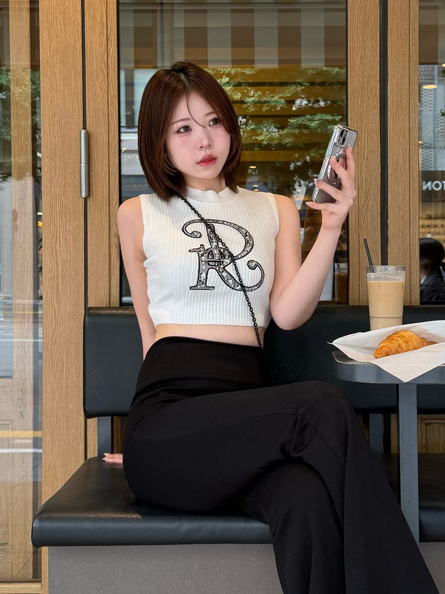 モデル：164cm（着用サイズ：FREE　着用カラー：WHT）