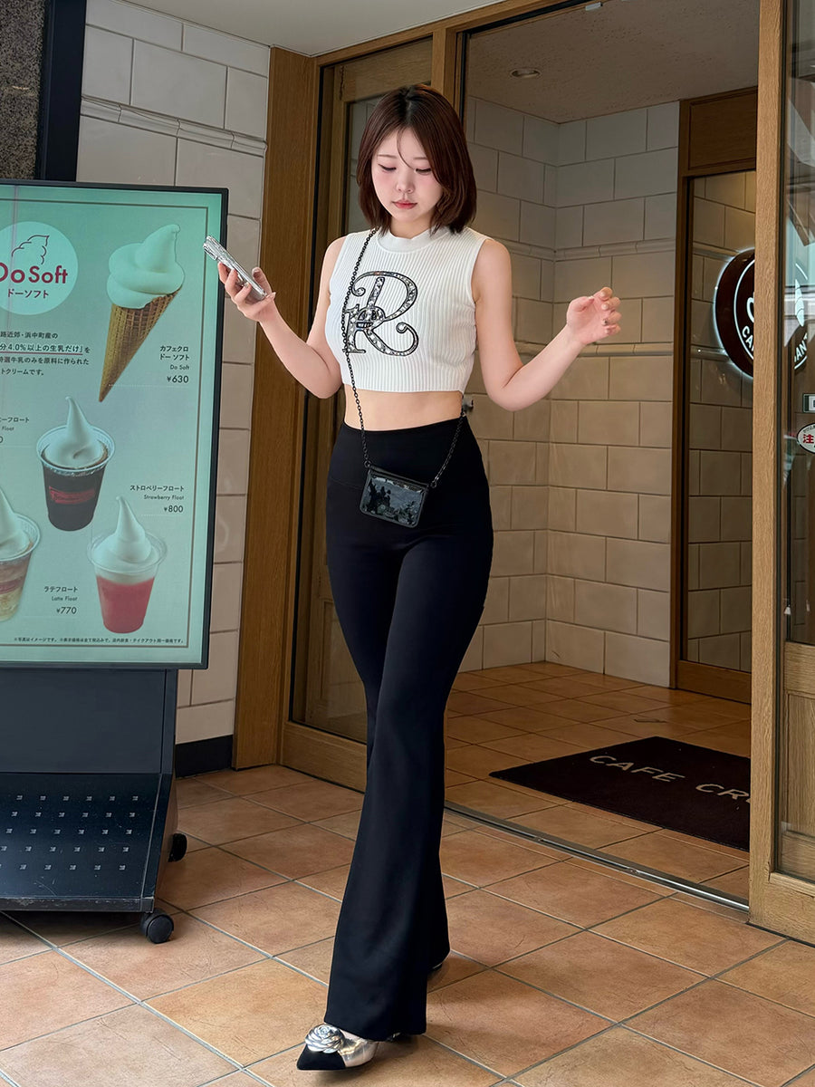 モデル：164cm（着用サイズ：FREE　着用カラー：WHT）