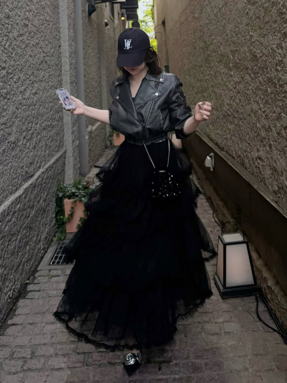 モデル：164cm（着用サイズ：FREE　着用カラー：BLK）