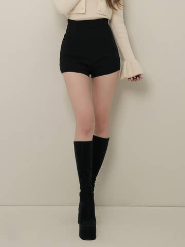 モデル：163cm（着用サイズ：FREE　着用カラー：BLK）