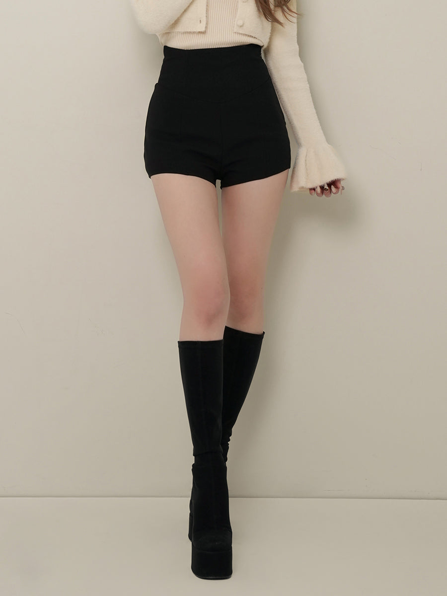 モデル：163cm（着用サイズ：FREE　着用カラー：BLK）