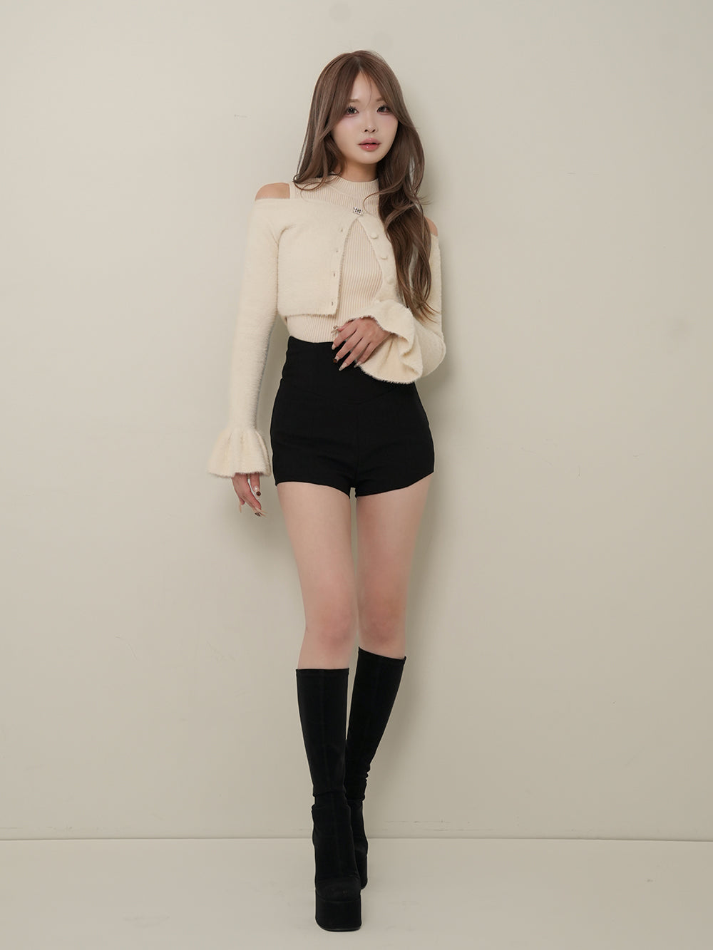 モデル：163cm（着用サイズ：FREE　着用カラー：BLK）