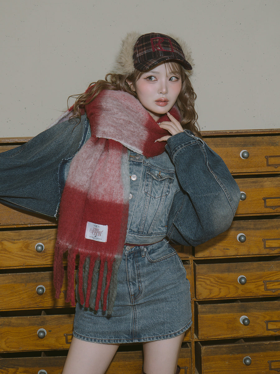 モデル：163cm（着用サイズ：S　着用カラー：BLU）