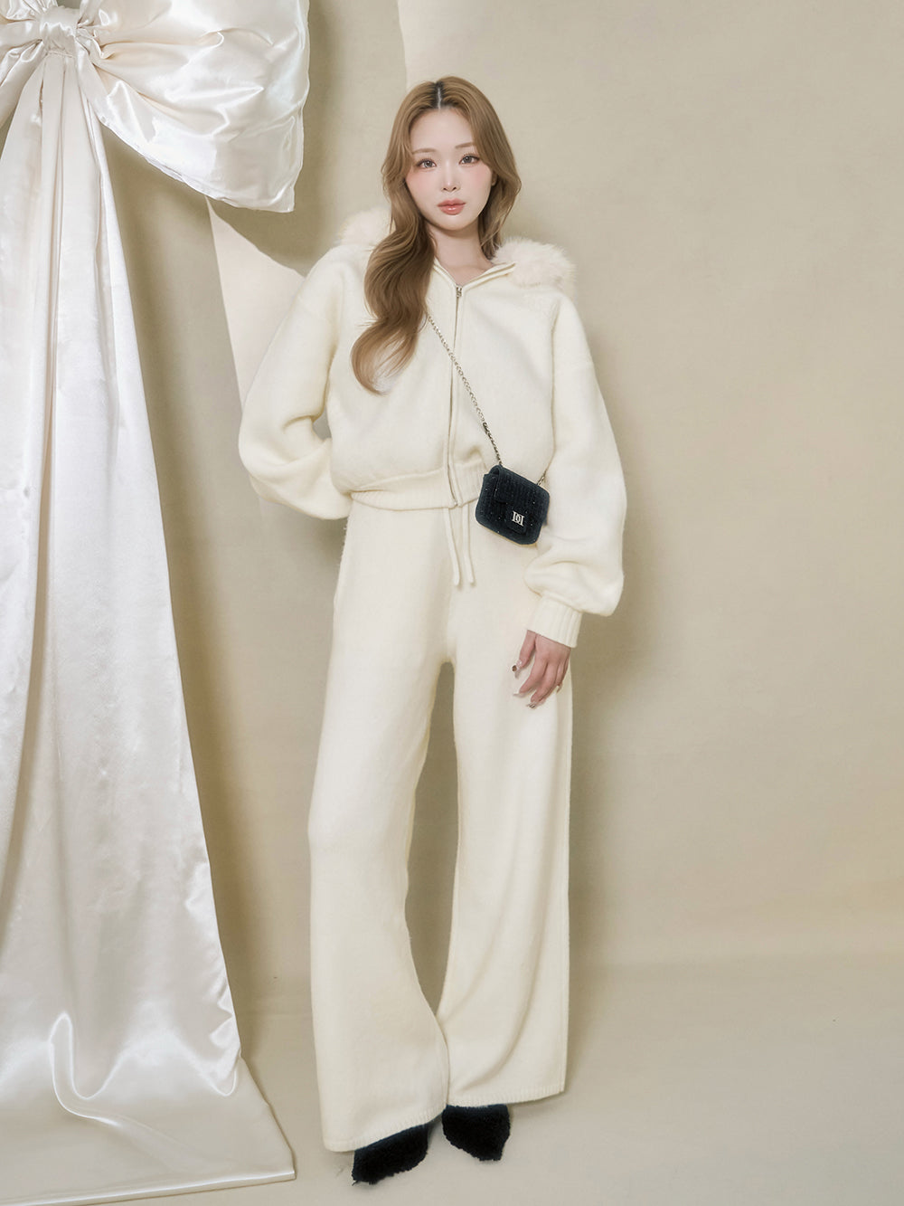 モデル：163cm（着用サイズ：FREE　着用カラー：IVO）