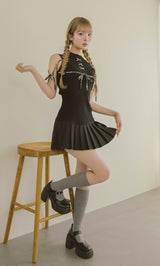 モデル：163cm（着用サイズ：FREE　着用カラー：BLK）
