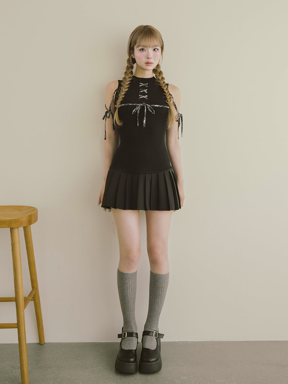 モデル：163cm（着用サイズ：FREE　着用カラー：BLK）