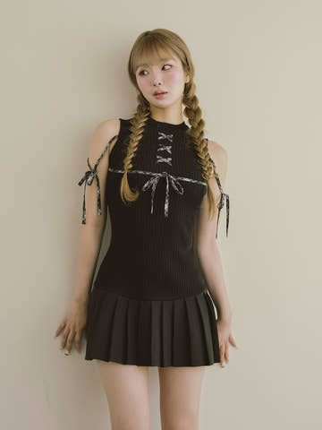 モデル：163cm（着用サイズ：FREE　着用カラー：BLK）