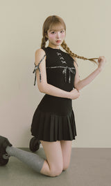 モデル：163cm（着用サイズ：FREE　着用カラー：BLK）
